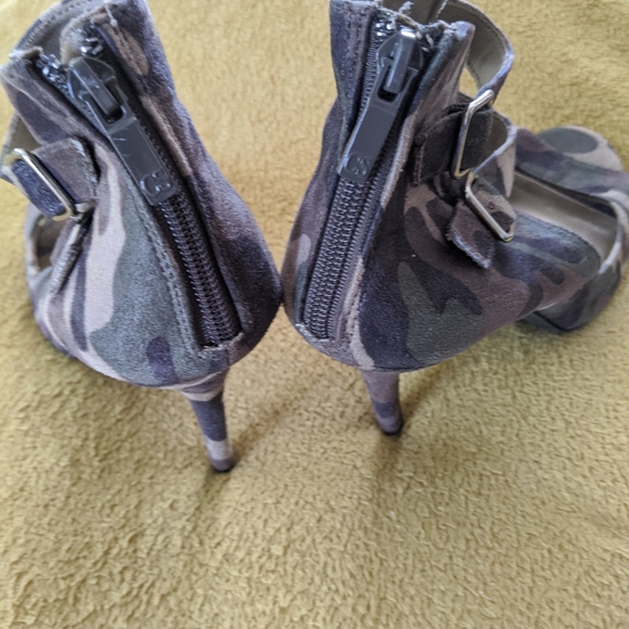 Ladies camouflage heels - Picture 3 of 4